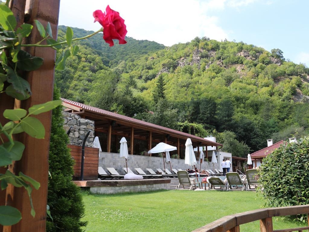 Aqua Varvara Hotel Vetren Dol Buitenkant foto