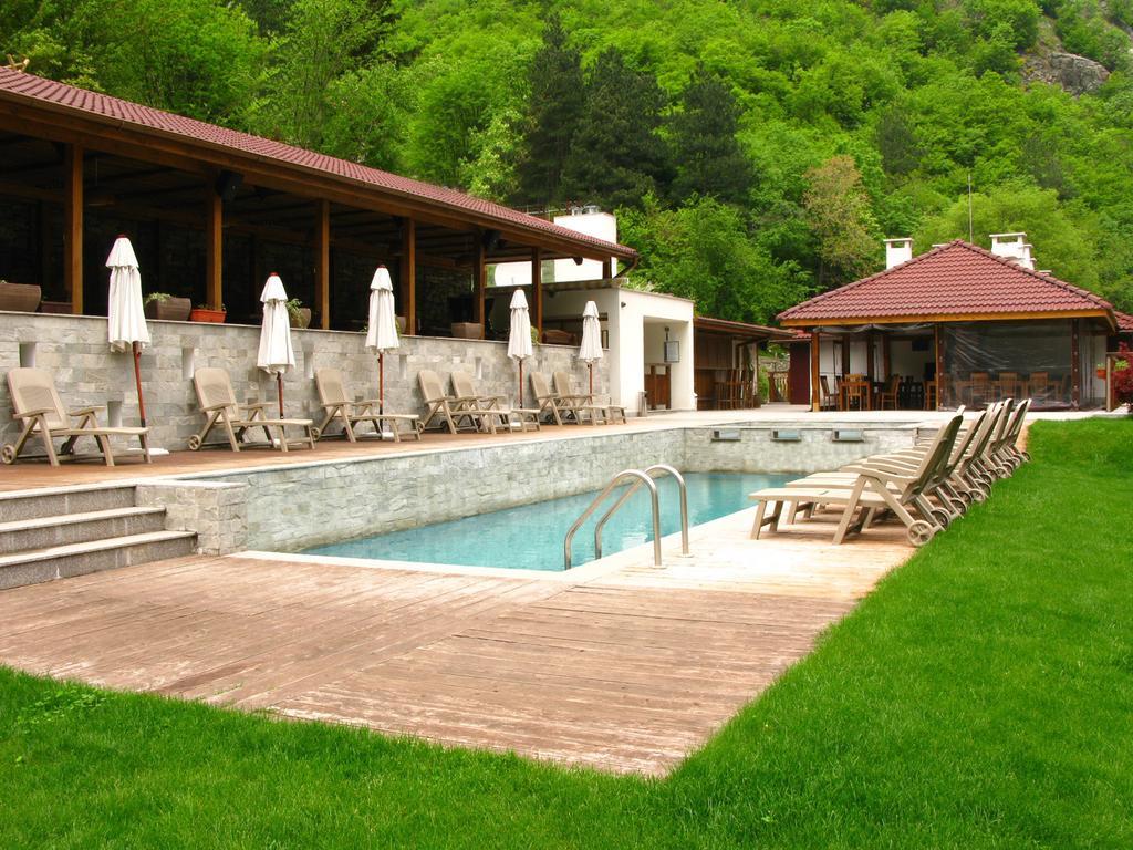 Aqua Varvara Hotel Vetren Dol Buitenkant foto
